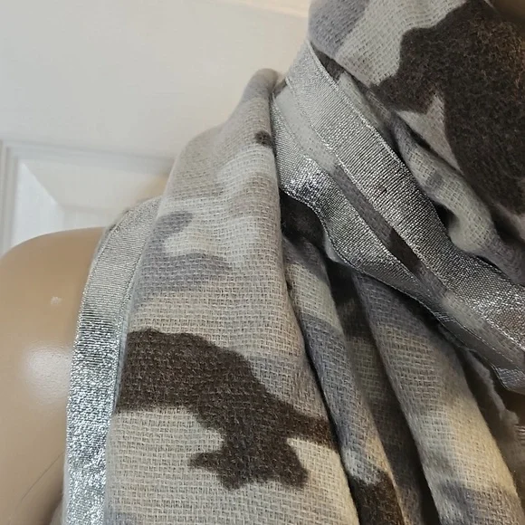 aerie Winter Camo Scarf/Wrap - Picture 5 of 5